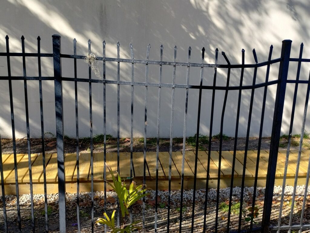 Aluminum Fence Repair Wesley Chapel Florida